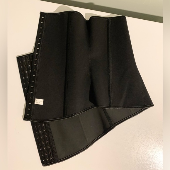 NEW Black Waist trainer high quality
- size Large - Picture 4 of 6